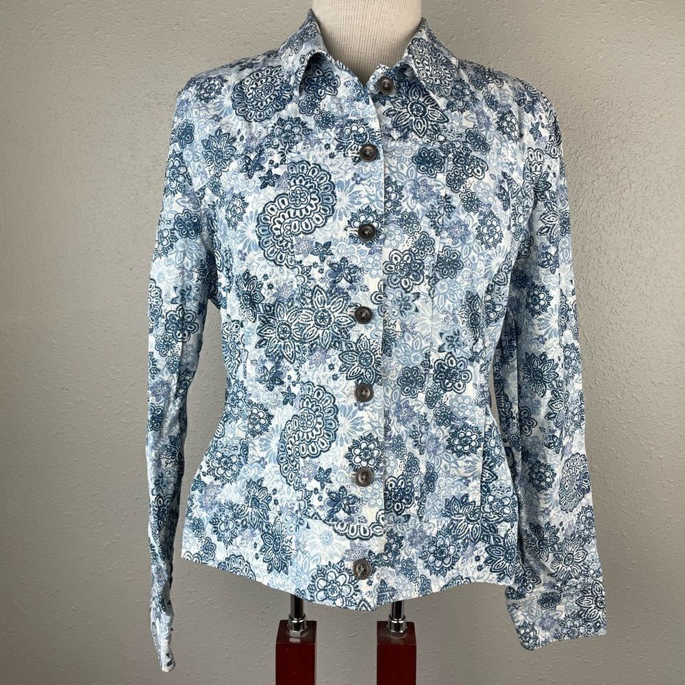 Christopher & Banks Button Down Shirt Size L EUC
